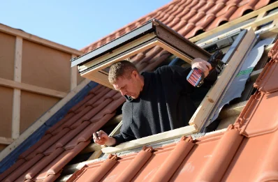 Pose de fenêtres de toit Velux à Loyat
